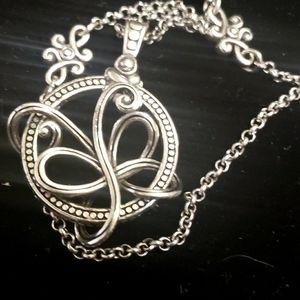 Brighten Silver Flower Necklace